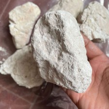 一百斤生石灰含钙量是多少	(一百斤生石灰含钙量是多少毫克)